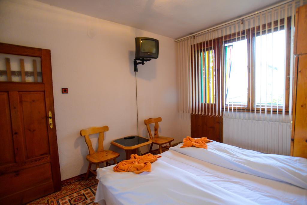 Topuzovi Guest House Dobriniște Exterior foto